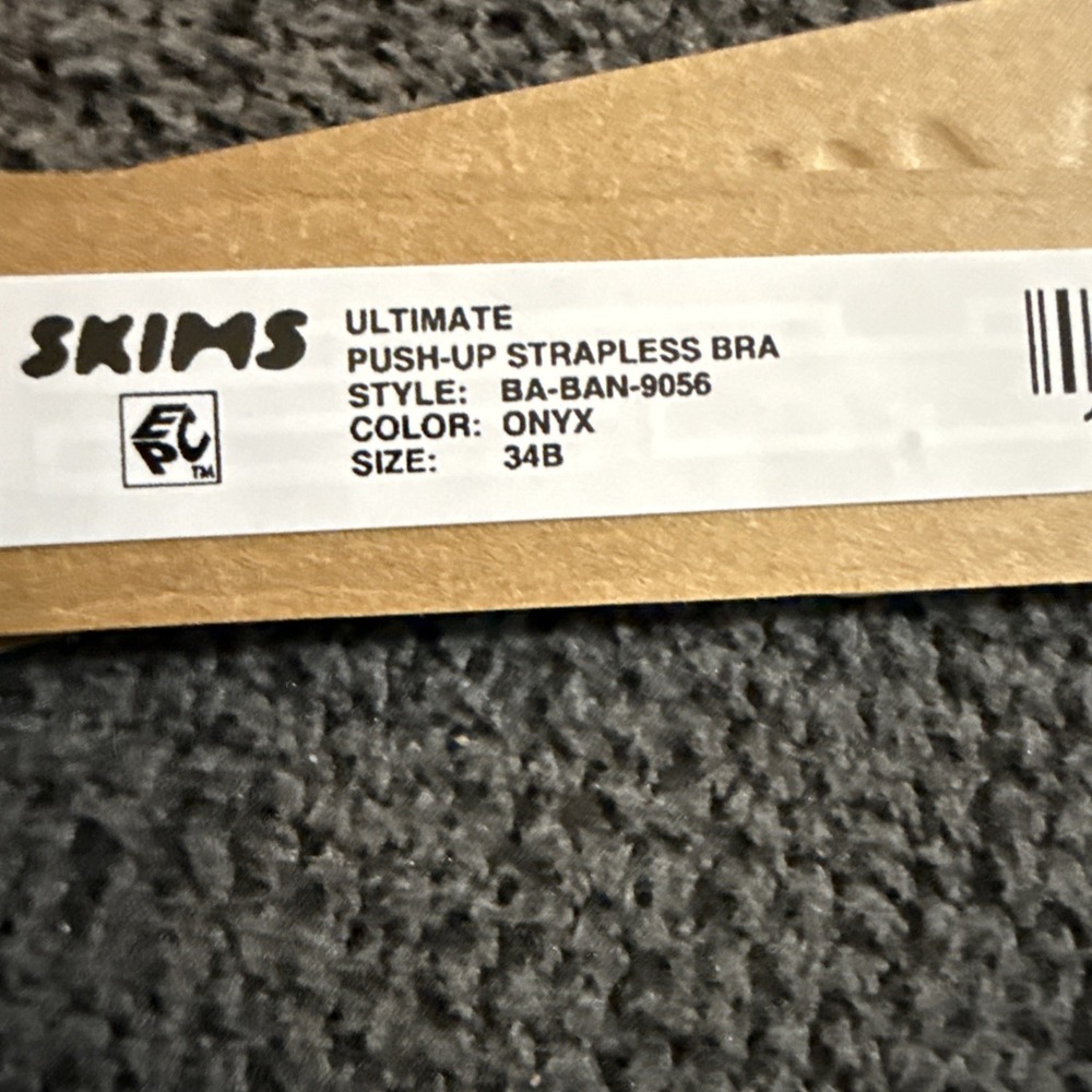 SKIMS Black Strapless Convertible T-Shirt Bra - Picture 5 of 5